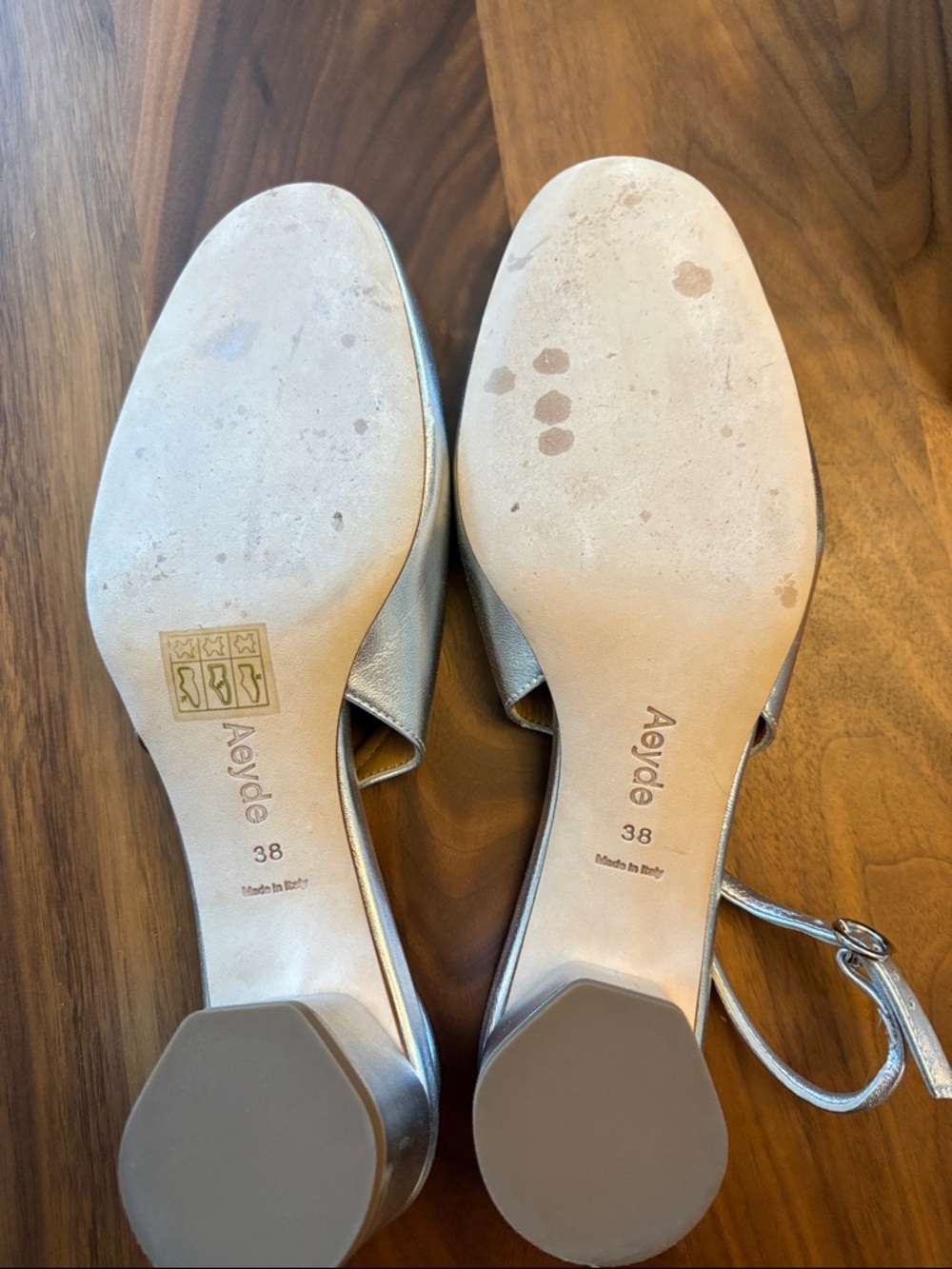 Aeyde Romy Laminated Metallic Silver Pumps - Picture 6 of 15